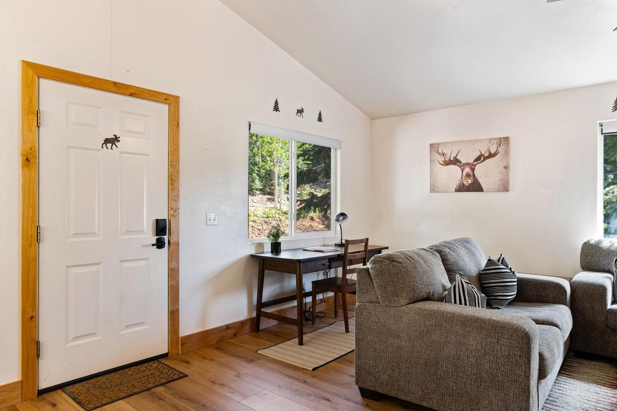 Duck Creek Village Inn Lodge *