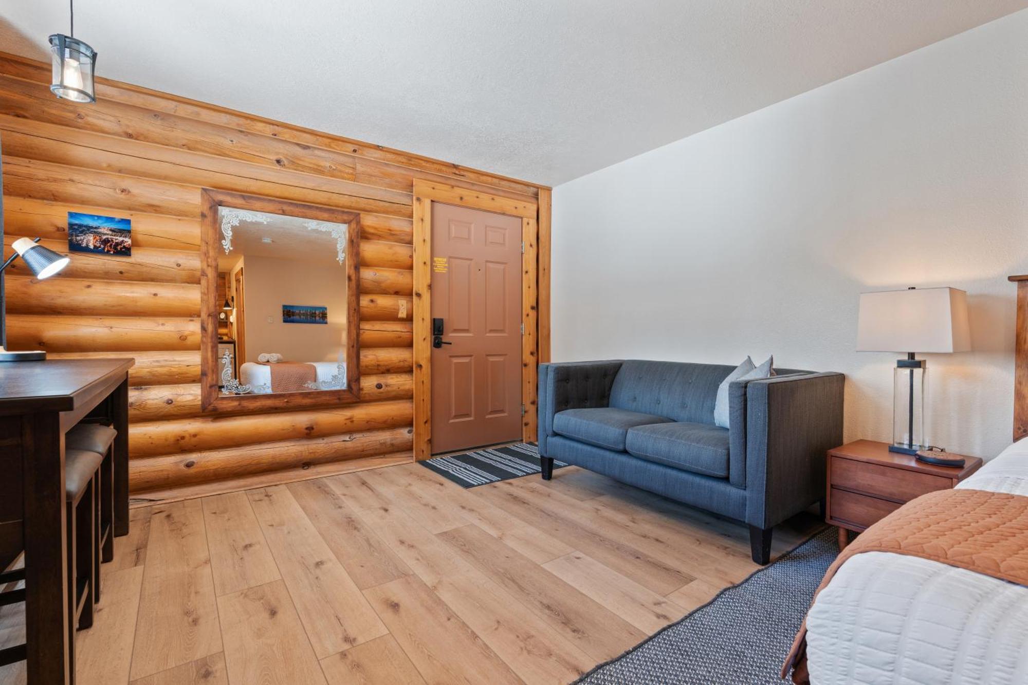 Duck Creek Village Inn Lodge *